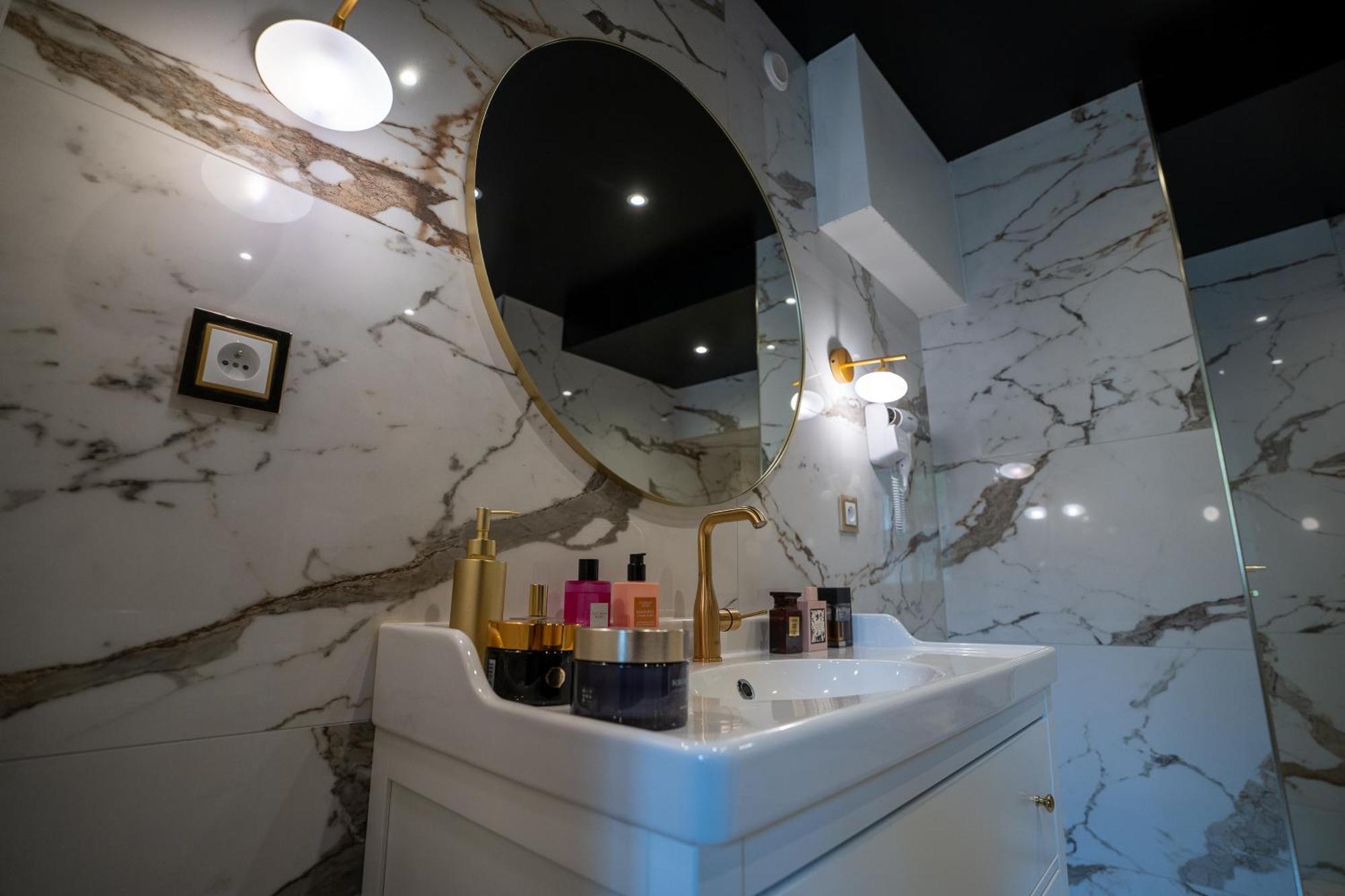Appartement D'Exception Avec Jacuzzi Villefranche-sur-Saone Bagian luar foto