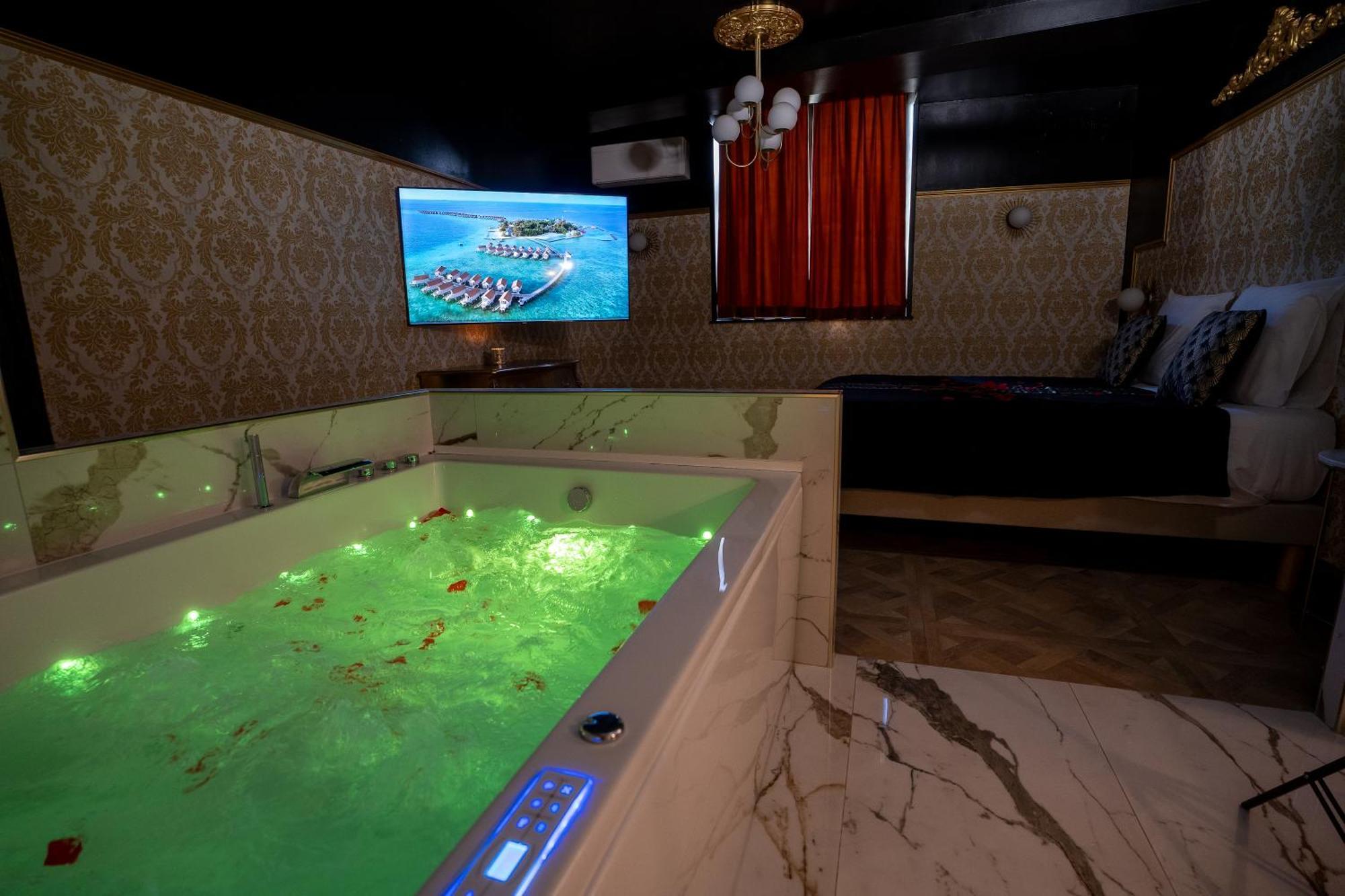 Appartement D'Exception Avec Jacuzzi Villefranche-sur-Saone Bagian luar foto
